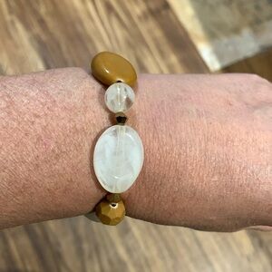 Very pretty stretch bracelet,*